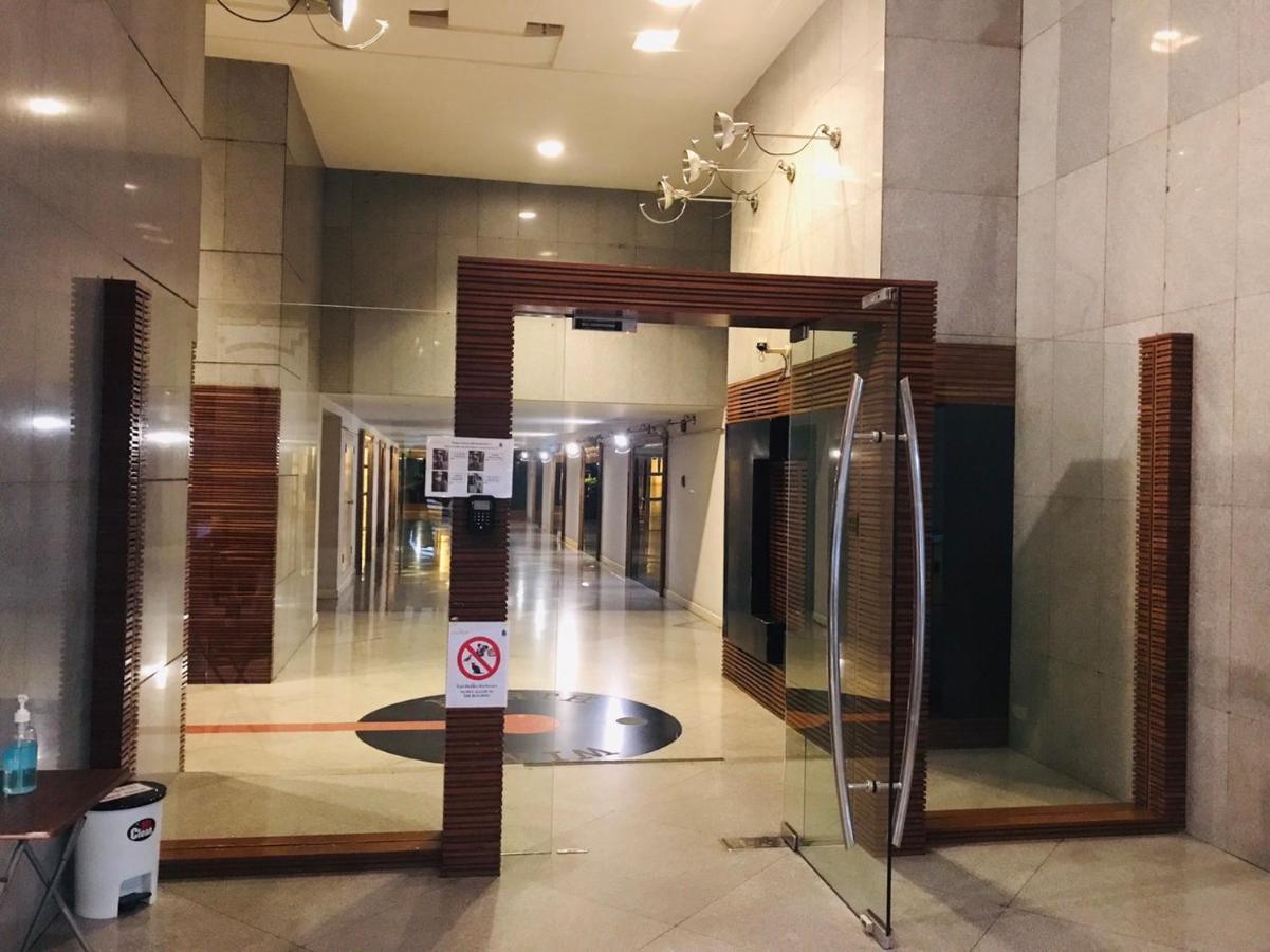 溫馨小屋 Бангкок Экстерьер фото